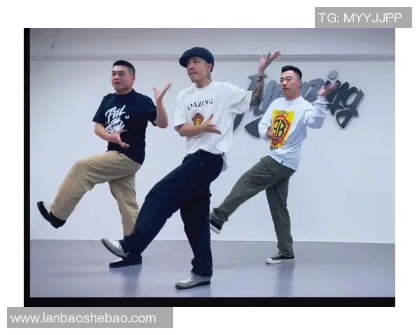 街舞盛宴：深入成都街舞队的默契与协作之道