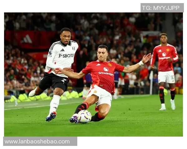 利物浦与曼联历史交锋比分回顾及精彩瞬间分析 利物浦与曼联历史交锋比分回顾及精彩瞬间分析