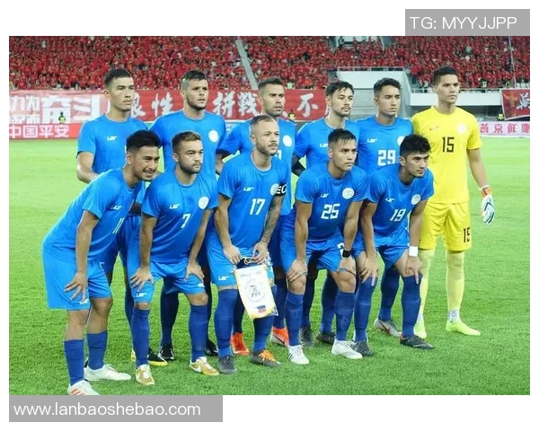 国家队足球迎战菲律宾队全力争胜展现实力与团结精神 国家队足球迎战菲律宾队全力争胜展现实力与团结精神