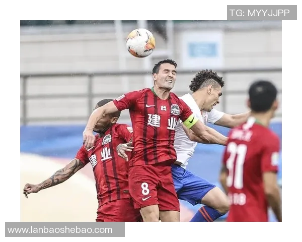 山东鲁能泰山迎战河南建业争夺中超联赛关键三分之战 山东鲁能泰山迎战河南建业争夺中超联赛关键三分之战