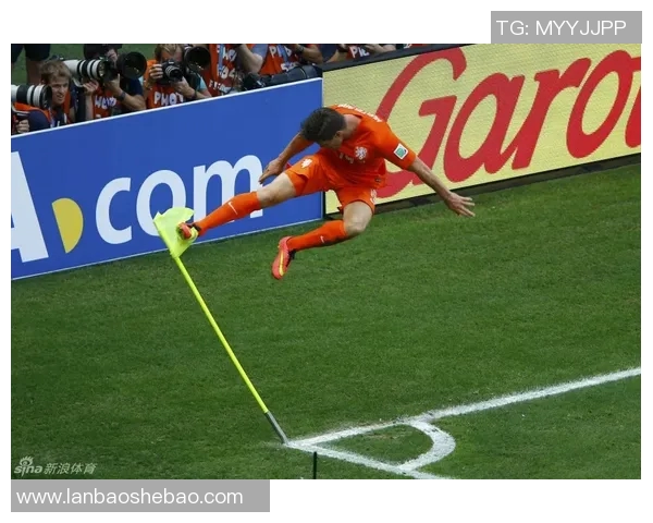 荷兰与巴西替补球员表现对比分析及比赛影响探讨