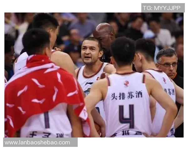 西热力江的篮球之路与新疆队的辉煌历程探讨