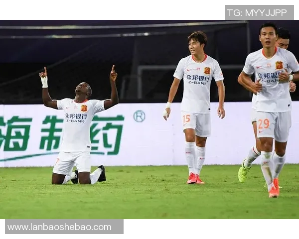 黄海与武汉卓尔激战正酣谁能在赛场上书写新的辉煌篇章 黄海与武汉卓尔激战正酣谁能在赛场上书写新的辉煌篇章